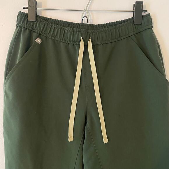 FIGS Dark Moss Green Tansen Jogger Scrub Pants Uniform Men's size Small Short - Picture 2 of 8